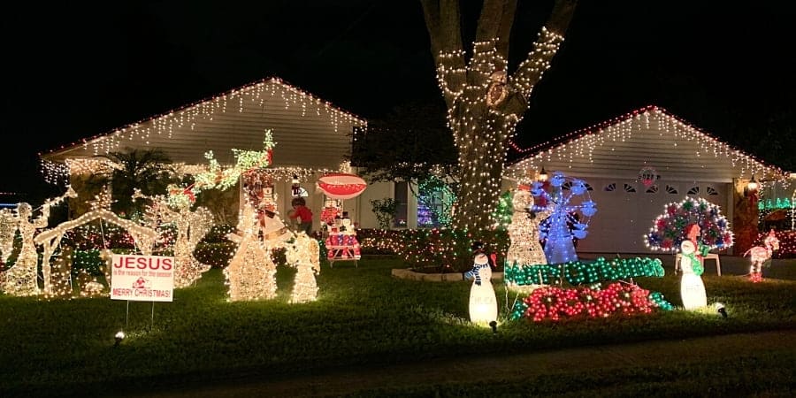 35+ Magical Christmas Light Displays in Lakeland + Polk County