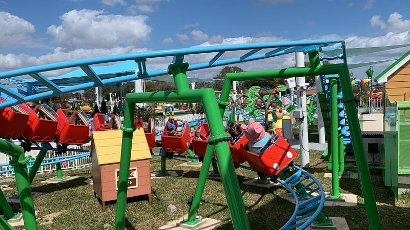 Peppa Pig Theme Park Roller Coaster (3)