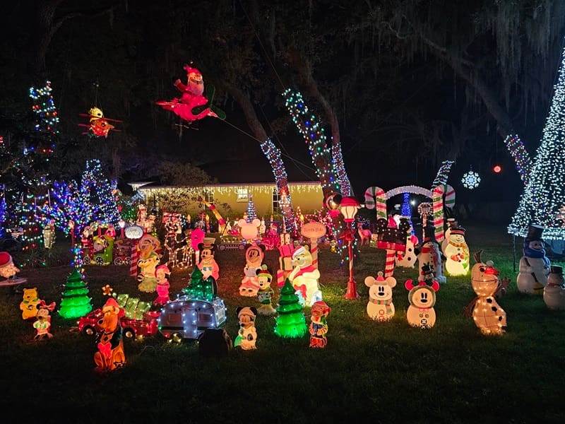 Lake Wales Florida Christmas Lights White Oak Court 1